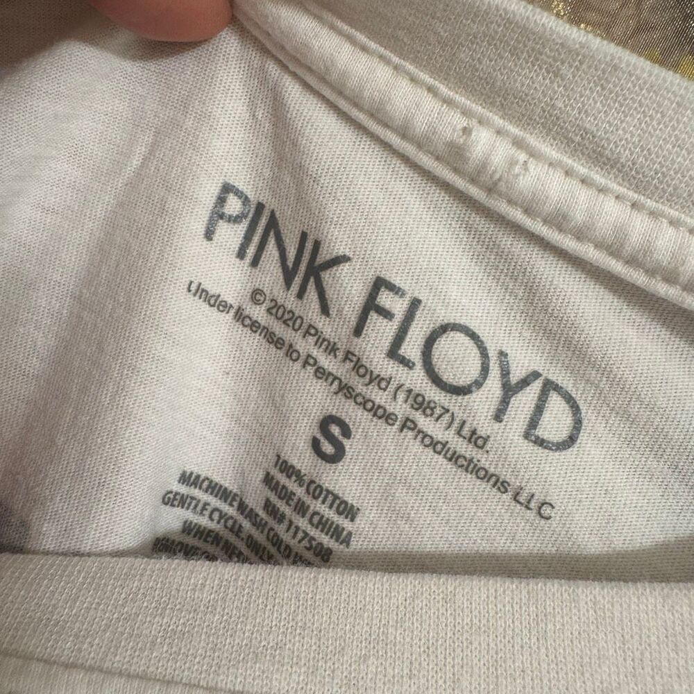 Pink Floyd White 1973 Distressed World Tour Graphic T Shirt Women's Small - Picture 4 of 5